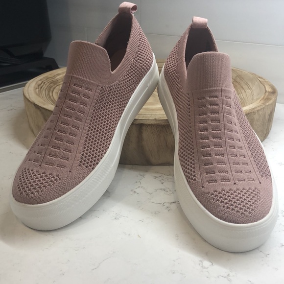 Blush crocheted knit Steve Madden sz 7 - Picture 6 of 7